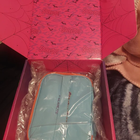 Scooby Doo x Glamlite Limited Edition The Mystery Machine Makeup Bag NWT